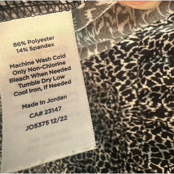 T by Talbots LIGHTWEIGHT STRETCH DRESS -
ABSTRACT ANIMAL - Picture 7 of 7